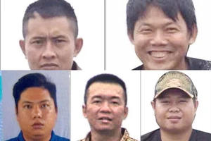 5 người mua bán đá thiên thạch rồi ném ớt bột cướp 1,5 tỉ đồng