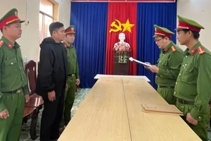 Cựu trưởng thôn bị khởi tố vì viết bài xúc phạm người khác trên Zalo