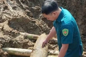 Video hủy nổ quả bom tại hồ chứa nước đang thi công