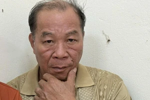 Khởi tố 12 người trong đường dây pháo lậu từ Lào về Việt Nam