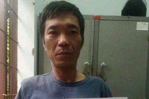 Người cha nhốt con gái trong phòng rồi châm lửa đốt bị khởi tố tội giết người