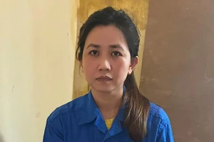 Đánh tráo 28 cây vàng giả để lấy vàng thật của cha mẹ chồng cũ