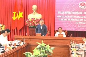 Ông Trần Sỹ Thanh kiểm tra công tác chuẩn bị bầu cử ở Đắk Lắk