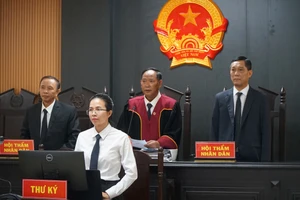 Tòa tuyên phạt bị cáo Nguyễn Đình Thắng 11 năm tù về tội khủng bố