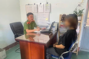 Thiếu nữ 15 tuổi làm chết con đẻ trong nhà vệ sinh