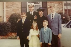 'Cha tôi đã trở về bằng sự nhân đạo của người Việt Nam'