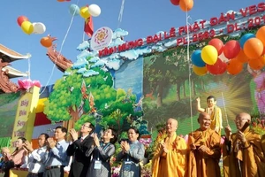 Đại lễ Phật đản hướng đến thế giới từ bi, đoàn kết.