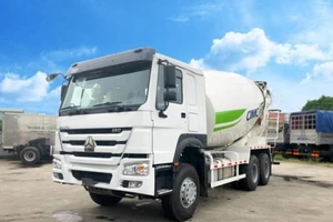 Ô tô chuyên dùng không bắt buộc gắn phù hiệu