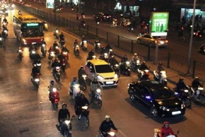 Các mức phạt mới về lỗi sử dụng đèn xe khi lưu thông