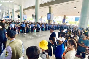 Đón sao Hàn giữa dịch Corona: Những người trẻ vô trách nhiệm!