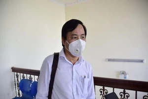 Hoãn xử phúc thẩm vụ kiện của ông Liên Khui Thìn vì VKS báo bệnh