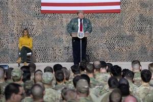 Ông Trump bị chỉ trích khi bí mật thăm Iraq