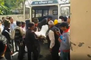 99 người chết vì uống rượu độc ở Ấn Độ