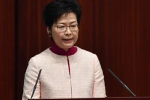 Financial Times: Trung Quốc tính thay trưởng Đặc khu Hong Kong