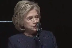 Bà Clinton cam kết đẩy ông Trump khỏi Nhà Trắng