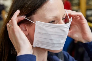 COVID-19 Đức: Không đóng cửa biên giới, có đối sách riêng