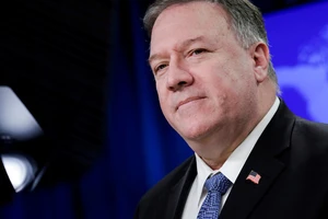 Mỹ nói với Trung Quốc: Không phải lúc loan tin sai về COVID-19