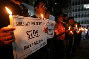 Ấn Độ: 4 kẻ cưỡng hiếp nữ sinh viên trên xe buýt bị treo cổ