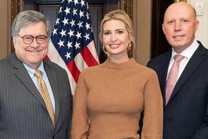 Ái nữ ông Trump trở lại làm việc sau khi âm tính với COVID-19