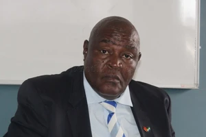 Mua rượu giữa lệnh phong tỏa, bộ trưởng cảnh sát bị bắt 