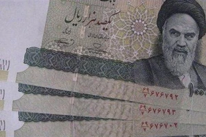 Iran đổi tên đồng nội tệ, bỏ 4 số không ở mệnh giá mới