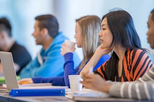 Bắc Kinh phản ứng việc Mỹ 'đóng cửa' với sinh viên Trung Quốc