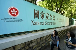 Trung Quốc dọa trả đũa khi ông Trump tước ưu đãi Hong Kong