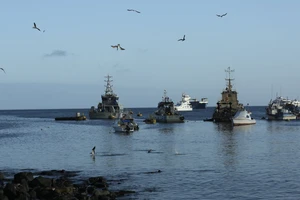 Ecuador báo động tàu cá Trung Quốc áp sát quần đảo di sản 