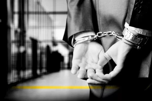 Mỹ: Bắt 1 người gốc Việt cướp 3 ngân hàng