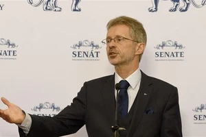 Chủ tịch Thượng viện Czech đáp trả ông Vương Nghị vụ Đài Loan 