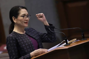 Philippines: Ủng hộ dừng làm ăn công ty TQ xây đảo phi pháp 