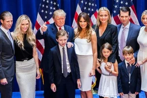 Báo Mỹ: Ông Trump muốn ân xá 3 con, rể, luật sư riêng
