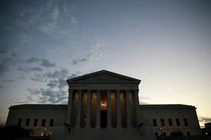 Tòa án Mỹ bác vụ Texas thách thức chiến thắng của ông Biden