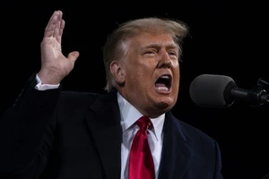 Đội ông Trump hỏi dò cử tri chuyện ông tranh cử năm 2024