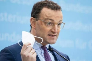 Bộ trưởng Y tế Đức bị kêu gọi từ chức liên quan việc xử lý khẩu trang Trung Quốc