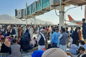 Nga tuyên bố sẵn sàng giúp đưa người Afghanistan đến các nước khác 