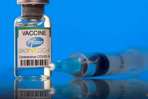Mỹ sẽ mua thêm vaccine Pfizer tặng cho thế giới