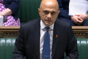 Mong muốn ngăn chặn biến thể Omicron, Anh rút ngắn thời gian tiêm vaccine mũi ba