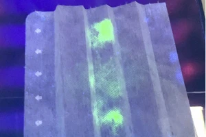 Chuyên gia Nhật chế tạo khẩu trang phát sáng giúp 'bắt giò' virus corona