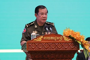 Không chỉ con, ông Hun Sen hy vọng cháu mình cũng sẽ thành thủ tướng Campuchia