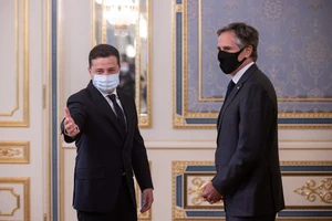 Ông Zelensky thề ở lại Kiev ‘cùng người dân của mình’