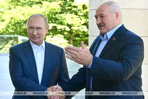 Ông Lukashenko: Nga, Belarus sẽ ‘bay máy bay của mình, đi ô tô của mình’