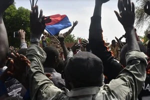 Niger: Phe đảo chính cáo buộc Pháp định không kích cứu tổng thống bị lật đổ