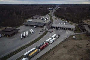 Latvia, Lithuania cấm người lái ô tô đăng ký ở Nga nhập cảnh