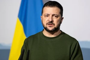 Lần đầu tiên ông Zelensky công khai thu nhập cá nhân 