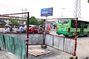 Vụ lọt hố ga chết người: Chỉ khiển trách 1 chuyên viên