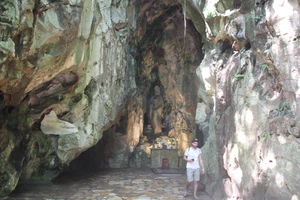 Chiêm ngưỡng di sản ma nhai độc đáo trong lòng hang động ở Đà Nẵng