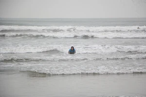 Lần đầu tiên tổ chức thi lướt sóng trên bãi biển Đà Nẵng