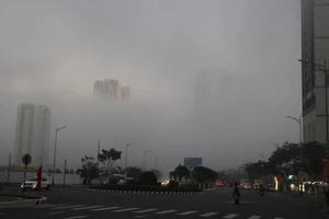 Sương mù dày đặc bất ngờ xuất hiện ở Đà Nẵng