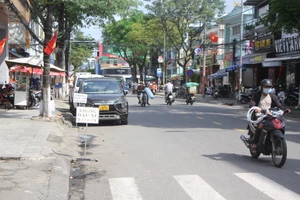 Báo động tình trạng bỏ chướng ngại vật xuống đường để giành chỗ đậu xe